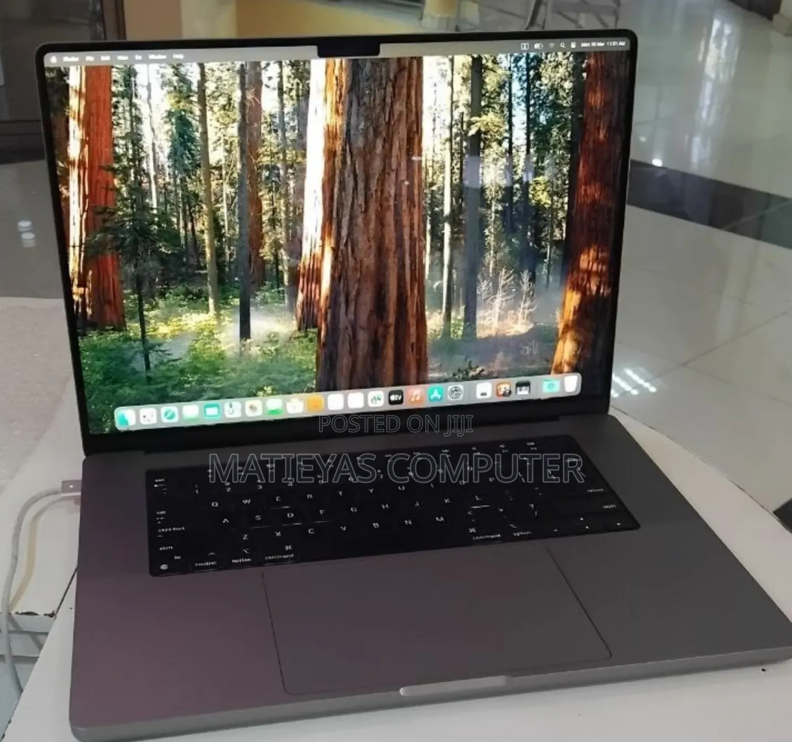 New Laptop Apple MacBook Pro 2021 M1 32GB Apple M1 Pro SSD 1T