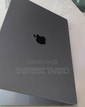 New Laptop Apple MacBook Pro 2021 M1 32GB Apple M1 Pro SSD 1T
