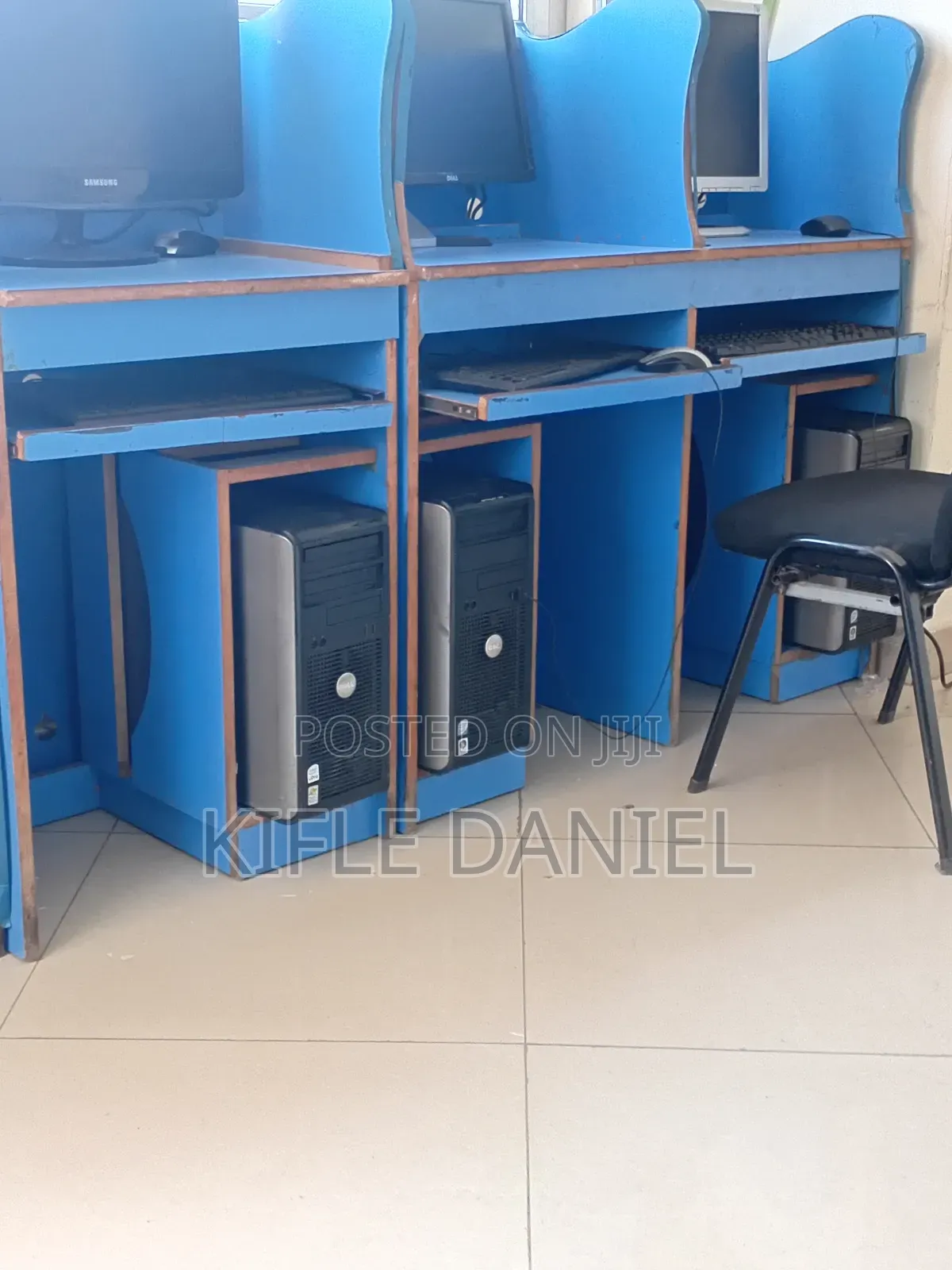 Desktop Computer Dell 2GB Intel Core 2 Quad HDD 40GB