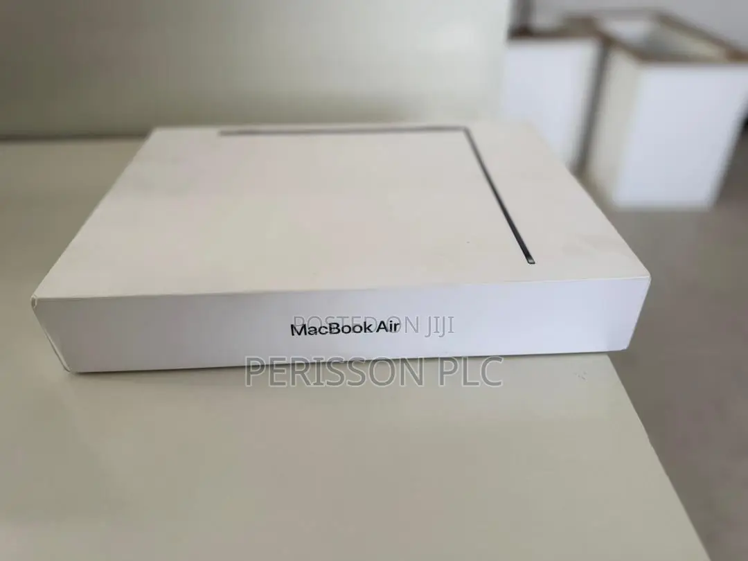 New Laptop Apple MacBook 16GB Apple M4 SSD 256GB