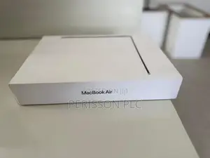 New Laptop Apple MacBook 16GB Apple M4 SSD 256GB