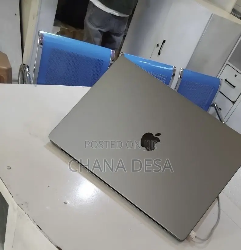 New Laptop Apple MacBook Pro 2021 M1 32GB Apple M1 Pro SSD 1T