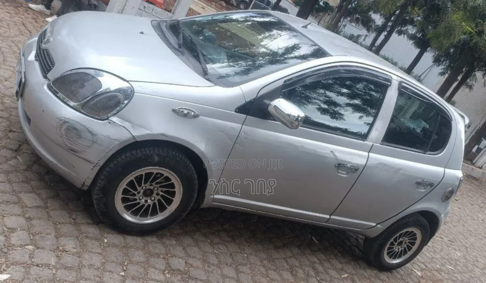 Toyota Vitz 2001 Gray