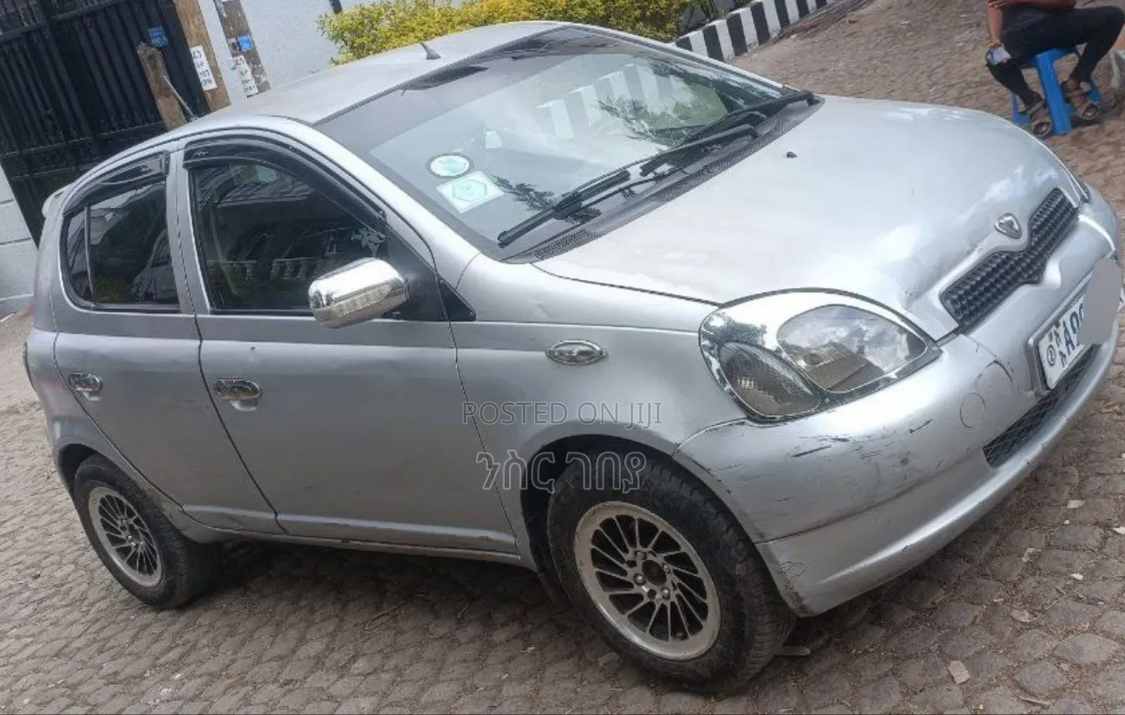 Toyota Vitz 2001 Gray