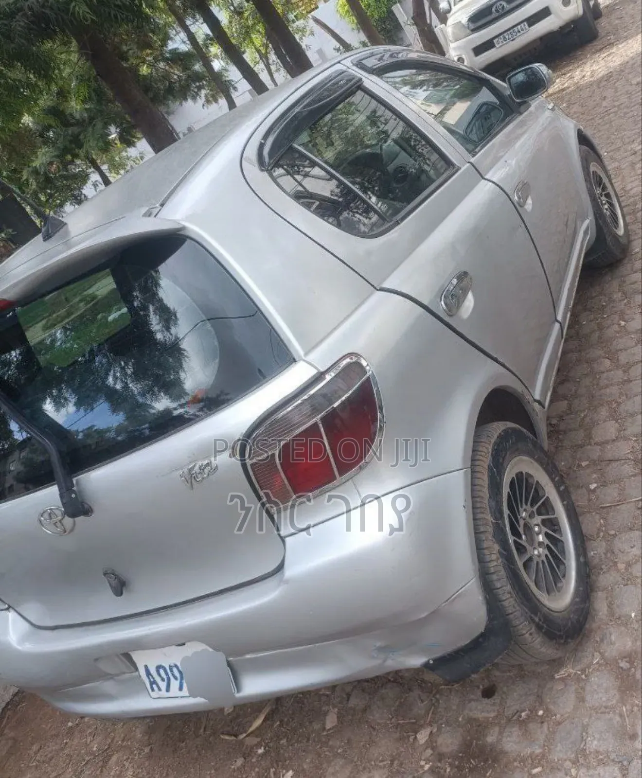 Toyota Vitz 2001 Gray