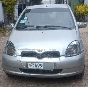 Toyota Vitz 2001 Gray