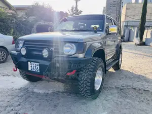 Mitsubishi Pajero 1992 Gray