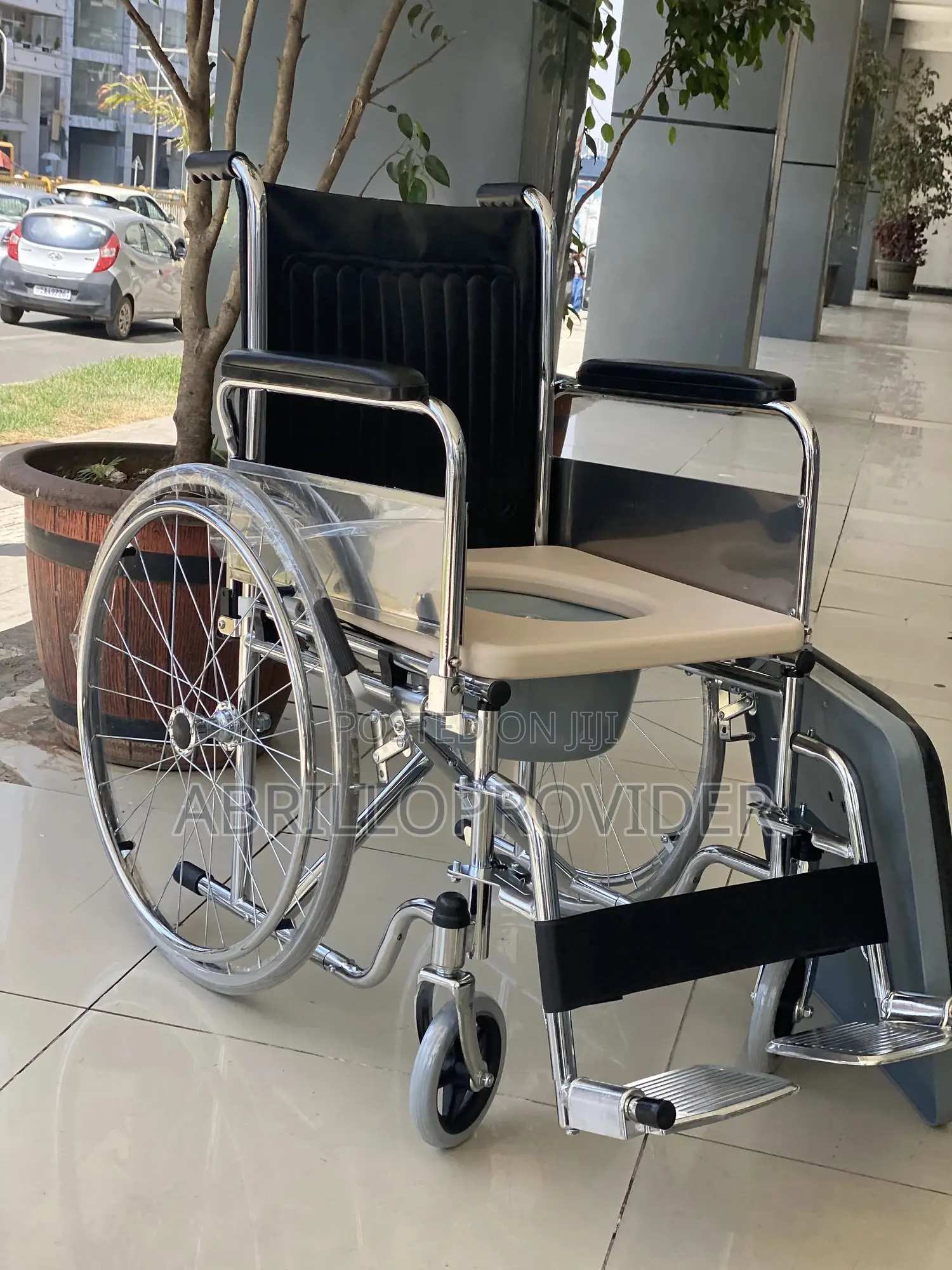 ተቀምጠዉ ሳይንገላቱ Wheelchair for Happy Lovely Patient/for Any Age Avaliable