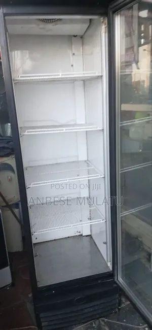 Refrigrator