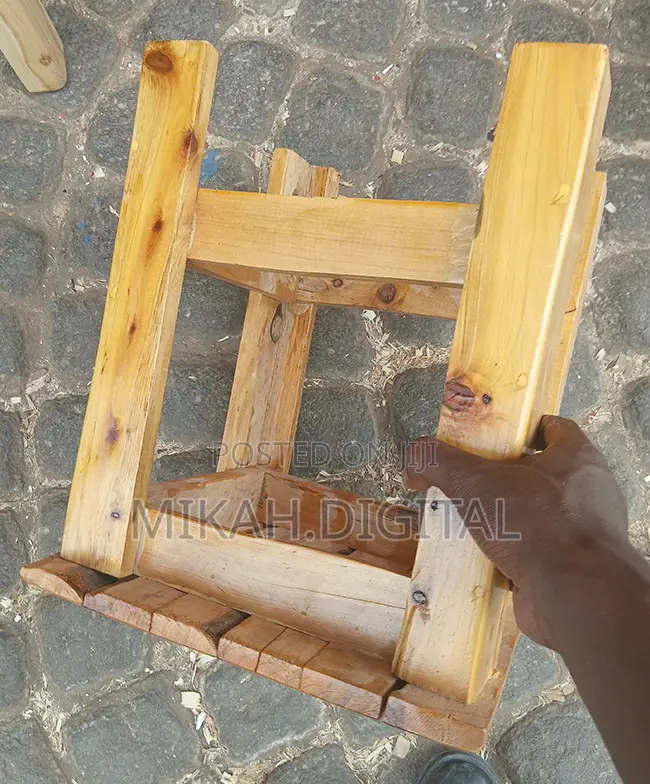 25 By 25 Mini Wooden Chairs | ከእንጨት የተሰሩ የካፌ ወንበሮች