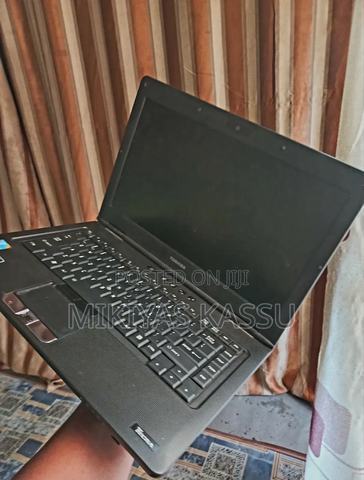 Laptop Toshiba Tecra R950 4GB Intel Core i5 HDD 1T