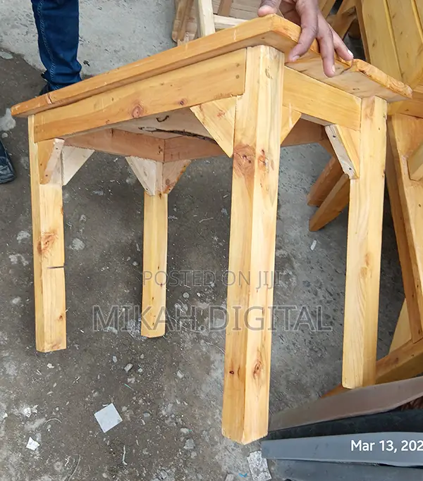 40 By 70 Wooden Cafe Mini Table | ከእንጨት የተሰራ የካፌ ጠረጴዛ