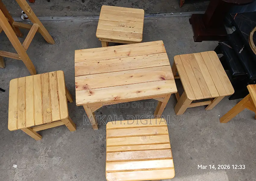 40 By 70 Wooden Cafe Mini Table | ከእንጨት የተሰራ የካፌ ጠረጴዛ