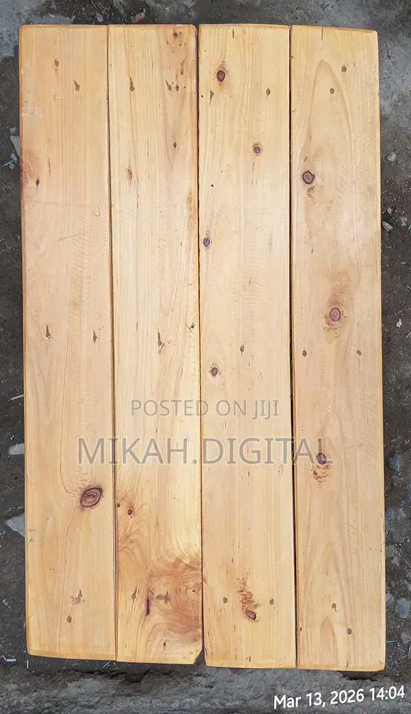 40 By 70 Wooden Cafe Mini Table | ከእንጨት የተሰራ የካፌ ጠረጴዛ