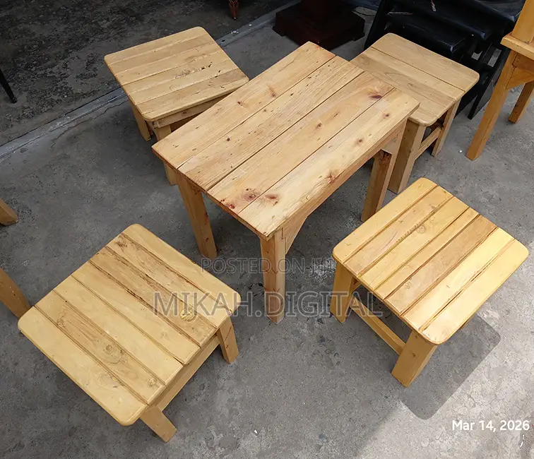 40 By 60 Wooden Cafe Mini Table | ከእንጨት የተሰራ የካፌ ጠረጴዛ