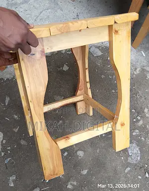 40 By 40 Wooden Cafe Mini Table | ከእንጨት የተሰራ የካፌ ጠረጴዛ