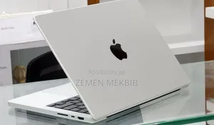New Laptop Apple MacBook Pro M1 16GB Intel Core i9 SSD 512GB