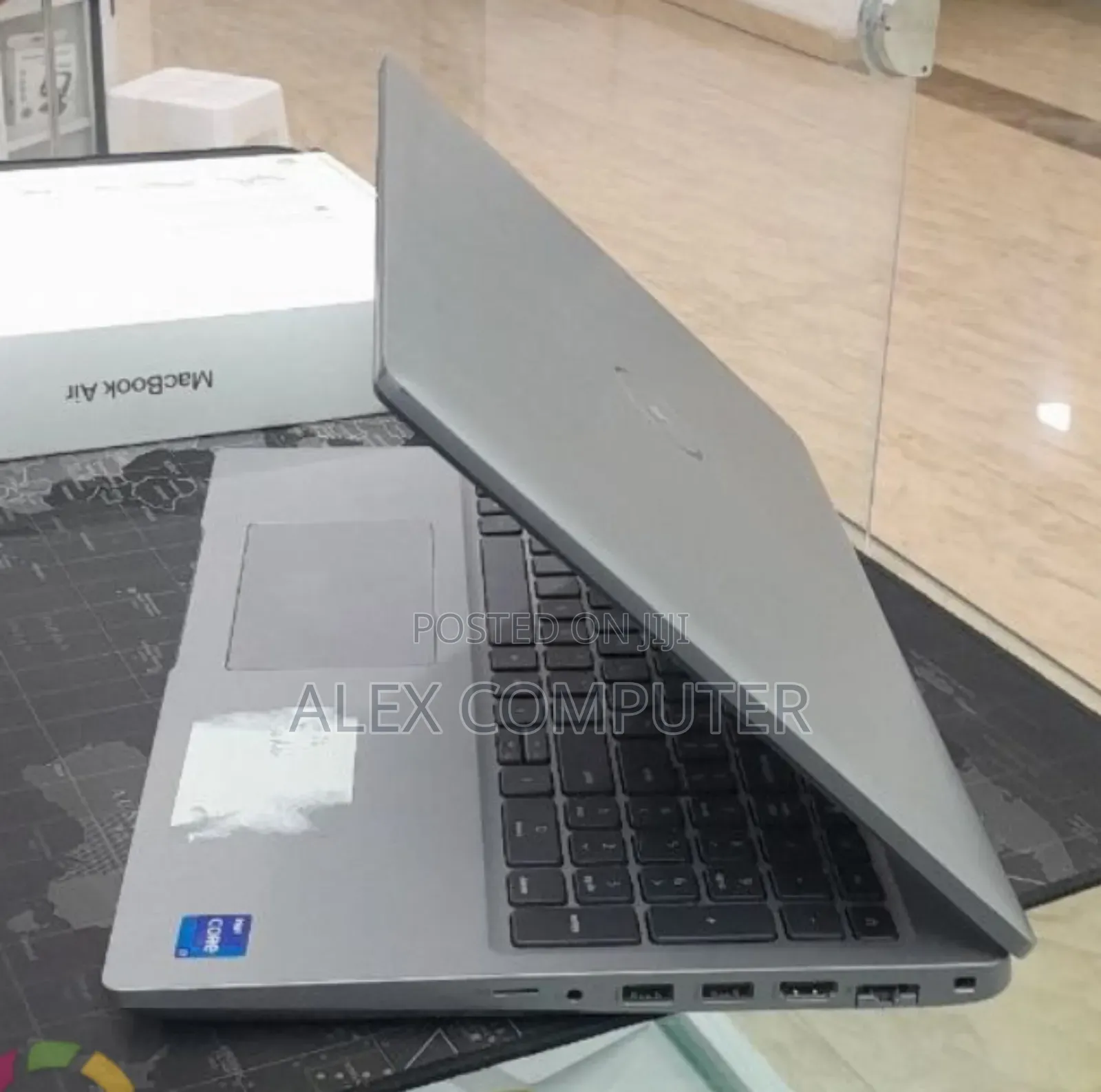 New Laptop Dell 16GB Intel Core i7 SSD 512GB