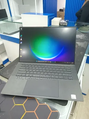 New Laptop Dell Precision 5550 16GB Intel Core i7 SSD 512GB