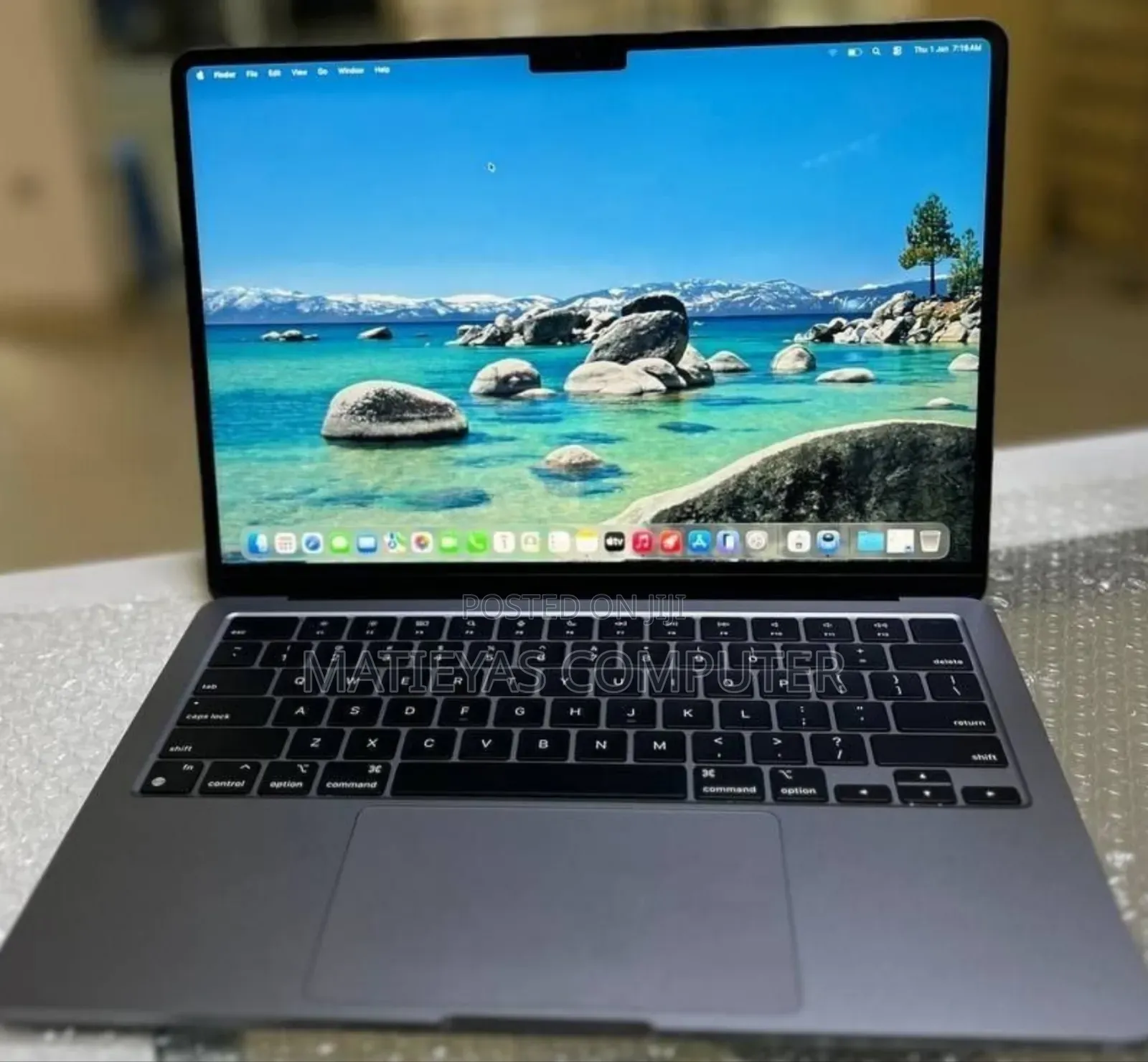 New Laptop Apple MacBook Air 2022 M2 8GB Apple M1 SSD 256GB