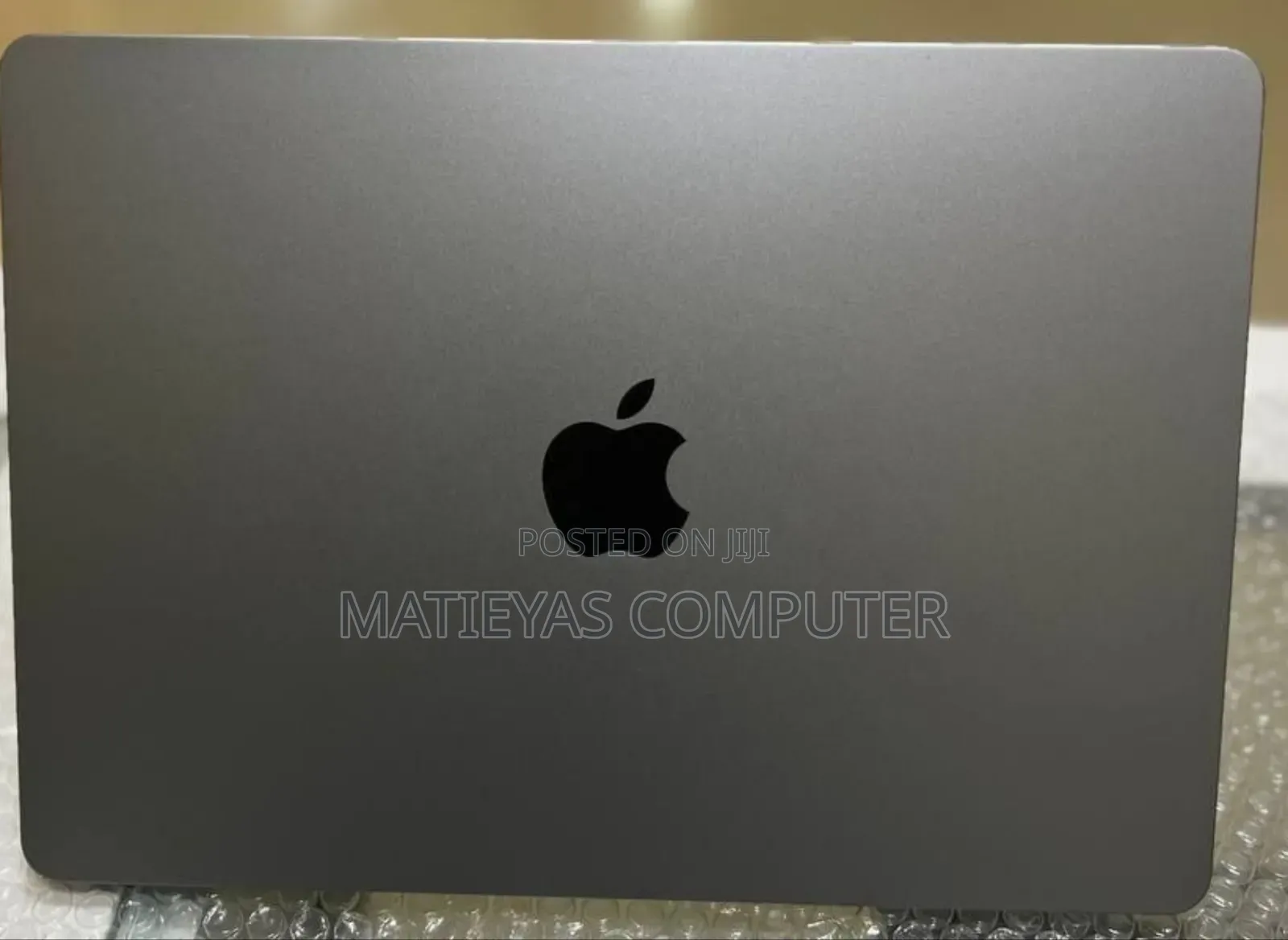 New Laptop Apple MacBook Air 2022 M2 8GB Apple M1 SSD 256GB