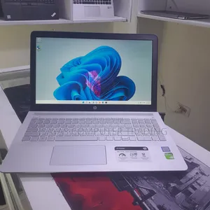New Laptop Apple MacBook Pro M1 8GB Apple M1 SSD 256GB