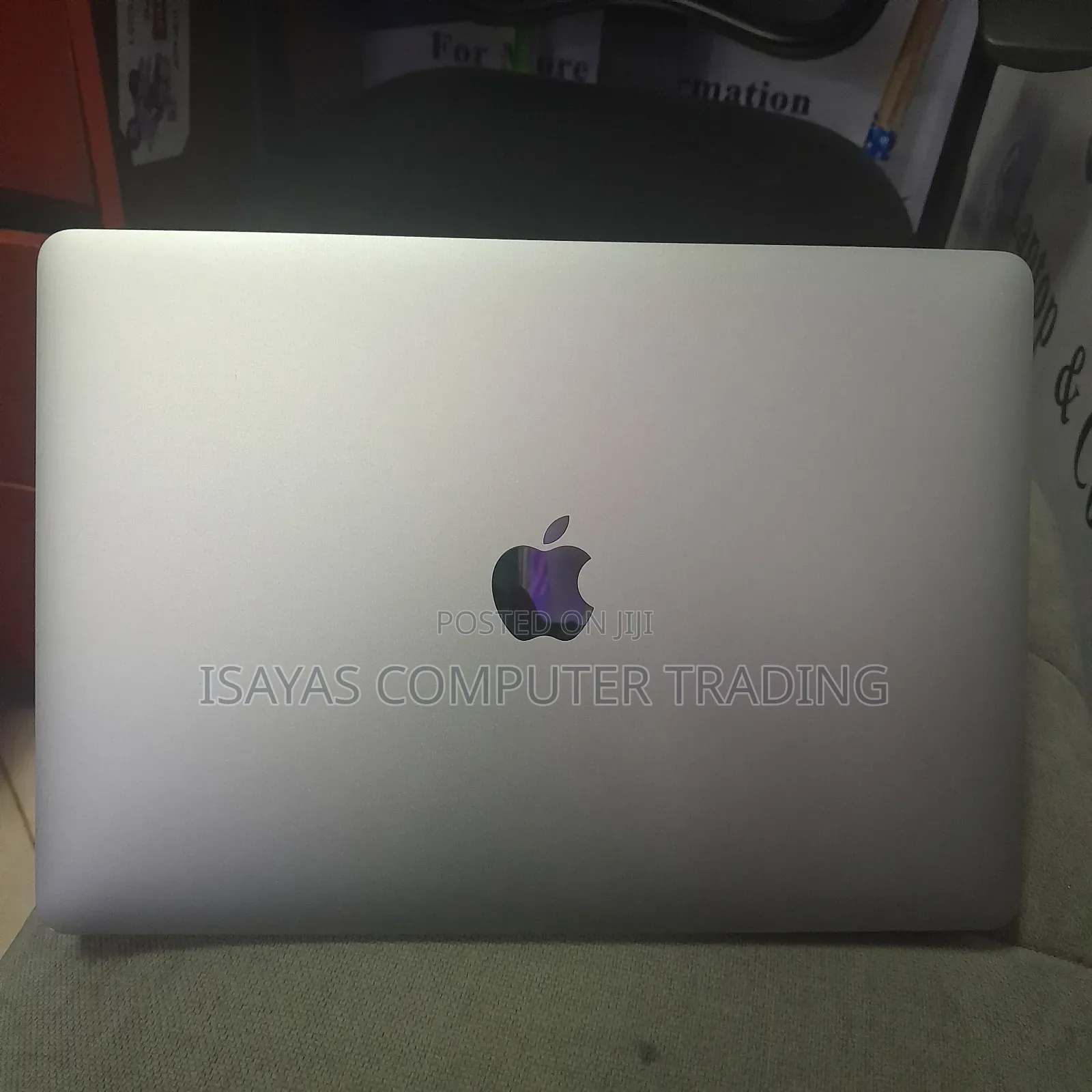 New Laptop Apple MacBook Pro M1 8GB Apple M1 SSD 256GB