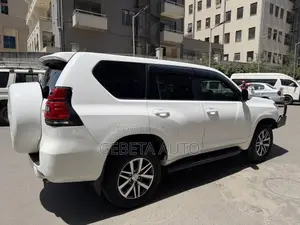 Toyota Prius 2020 White
