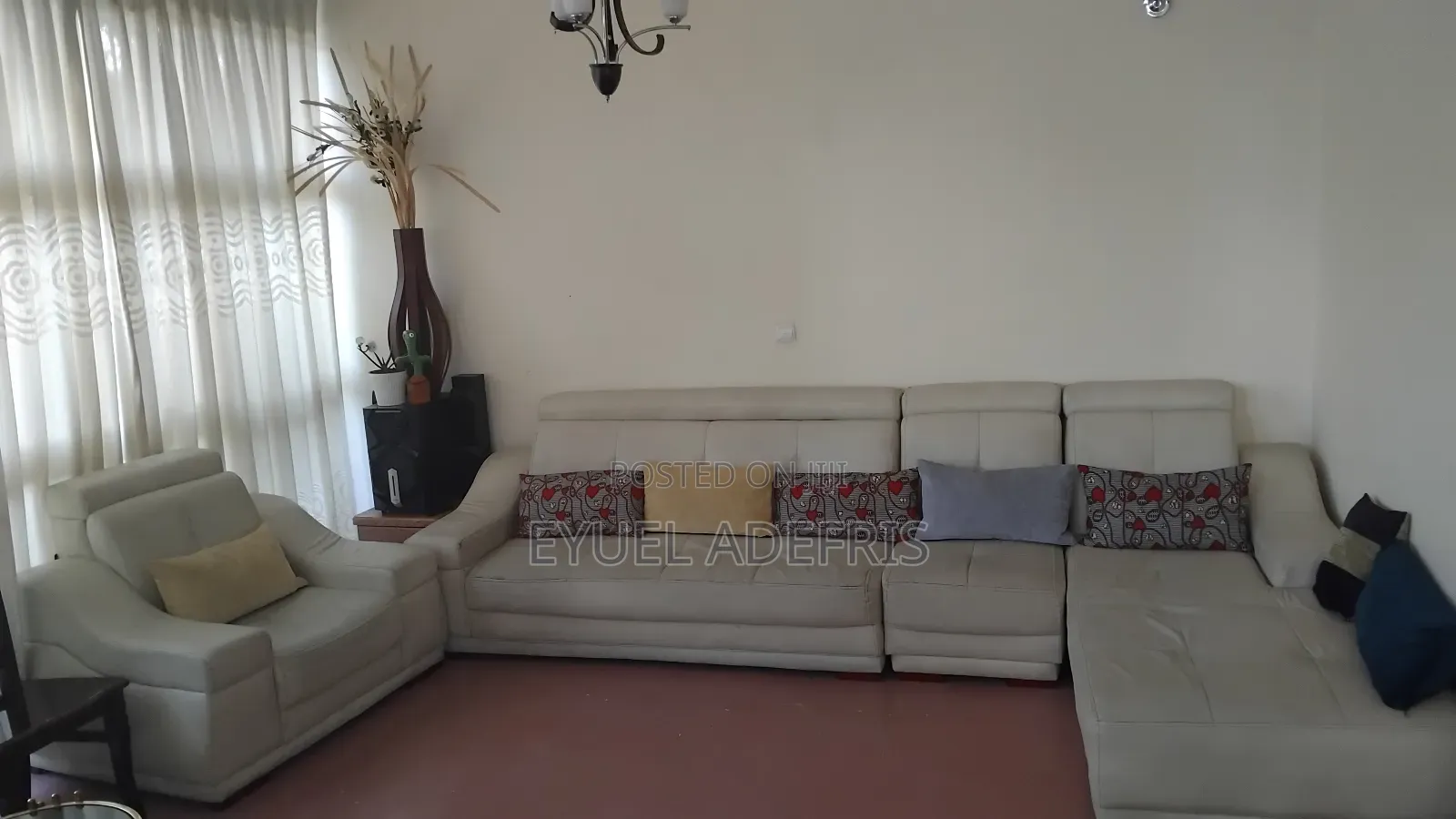 Nice Condition Is Sofas / ሶፋ