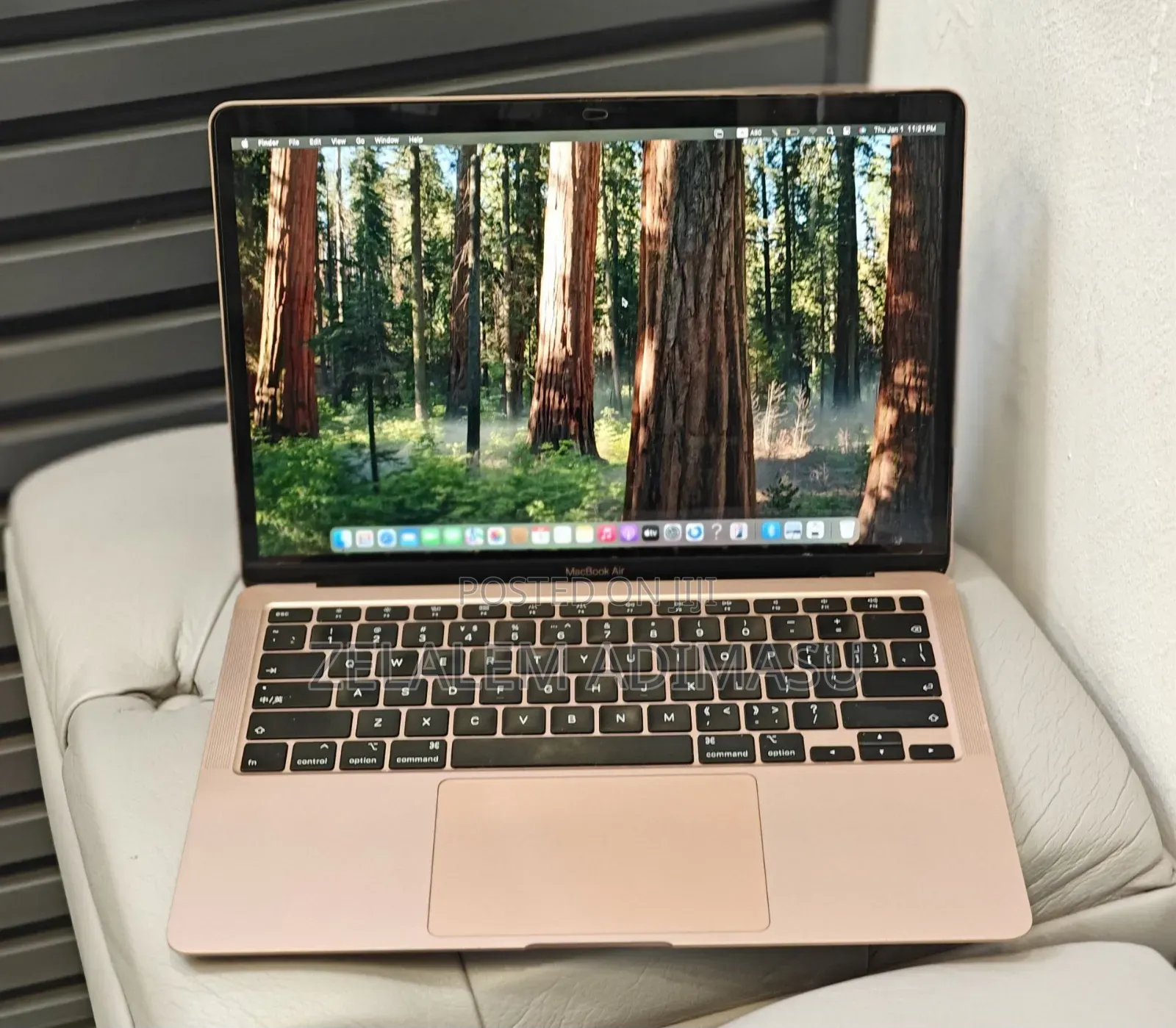 New Laptop Apple MacBook Air 2020 M1 8GB Intel Core i3 SSD 256GB