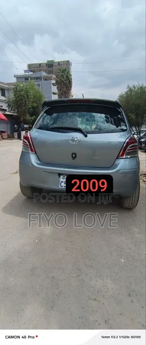 Toyota Yaris 2009 Gray