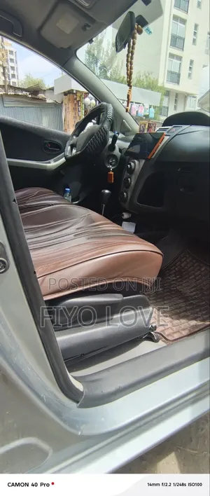 Toyota Yaris 2009 Gray