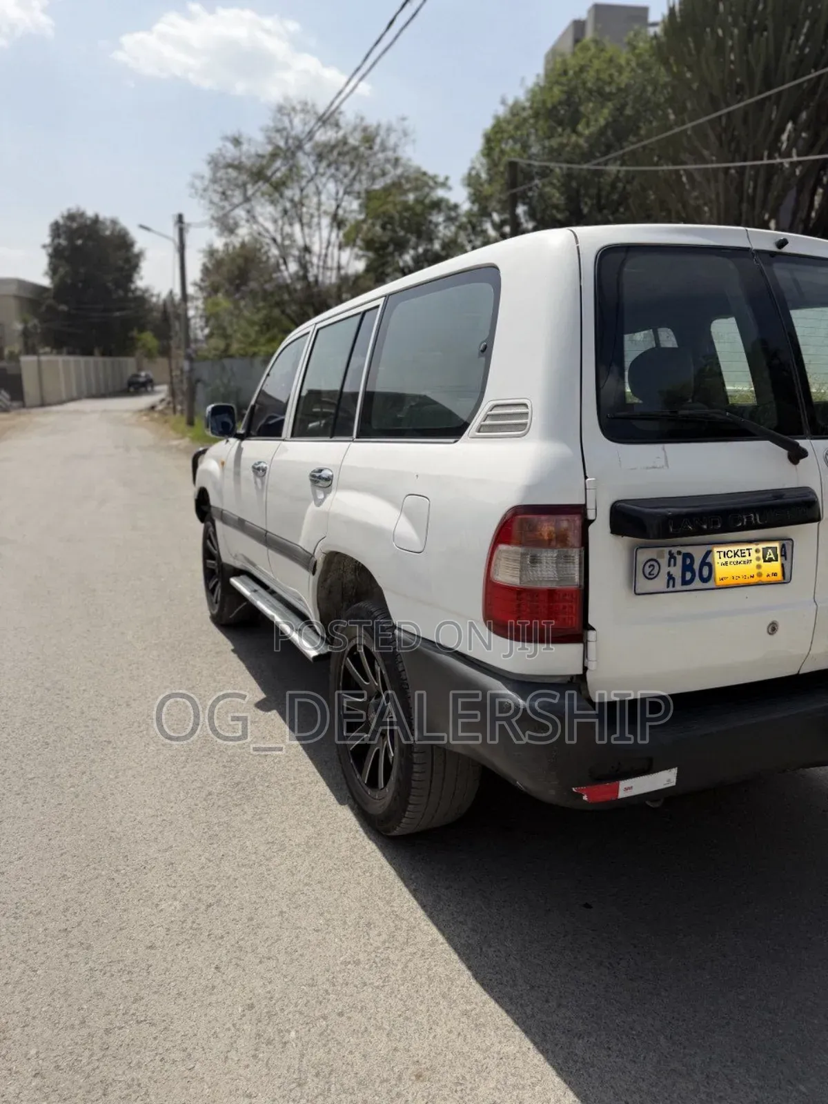 Toyota Land Cruiser 2007 White