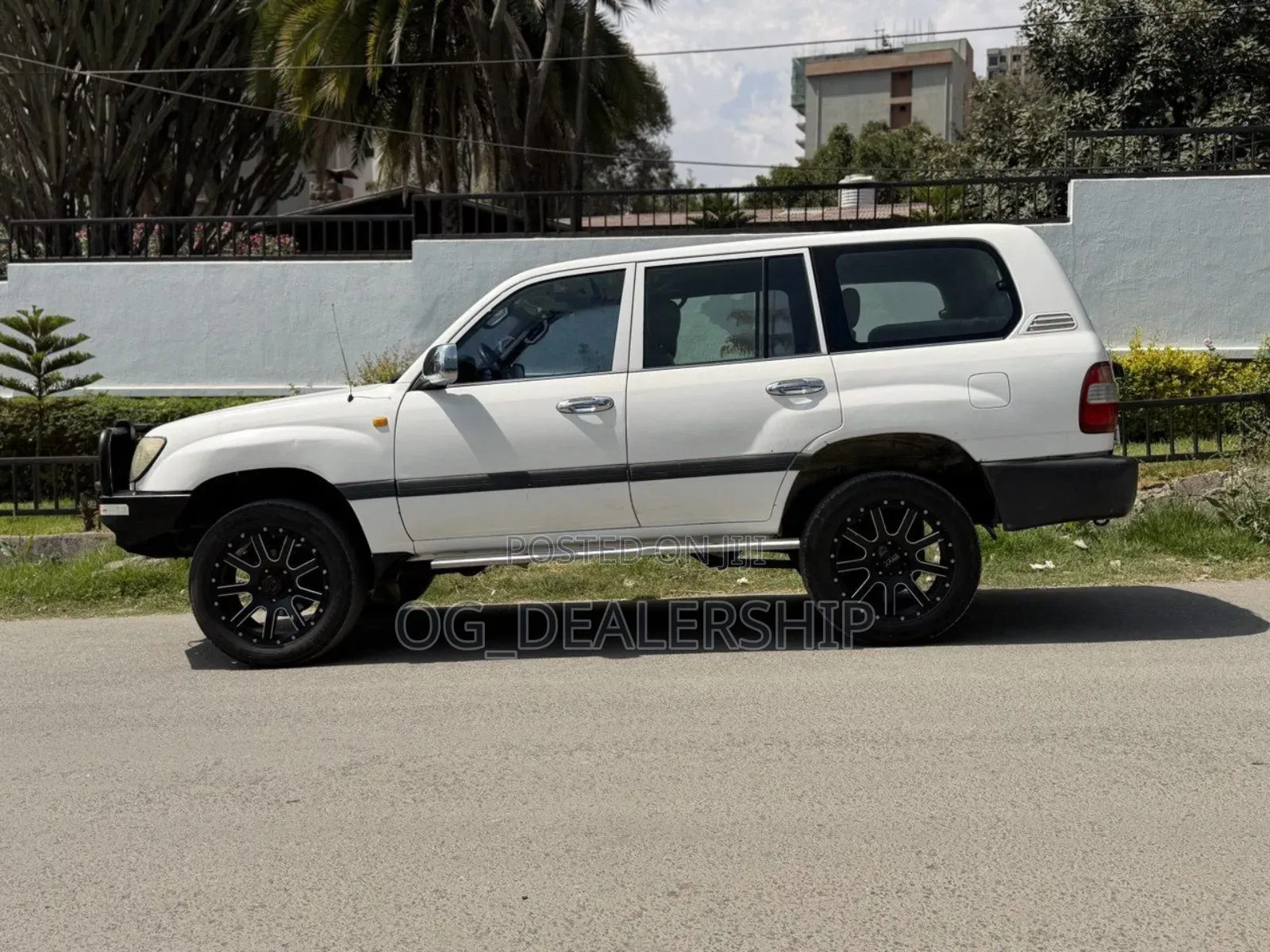 Toyota Land Cruiser 2007 White