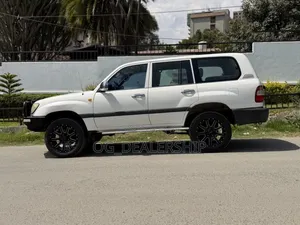 Toyota Land Cruiser 2007 White