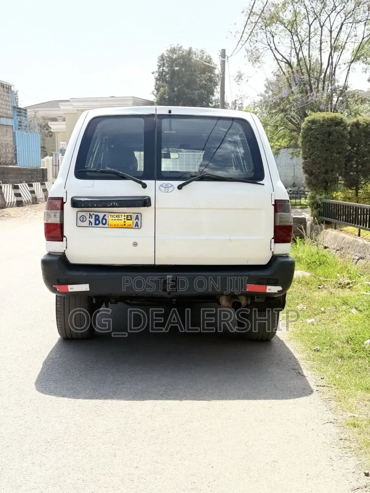 Toyota Land Cruiser 2007 White