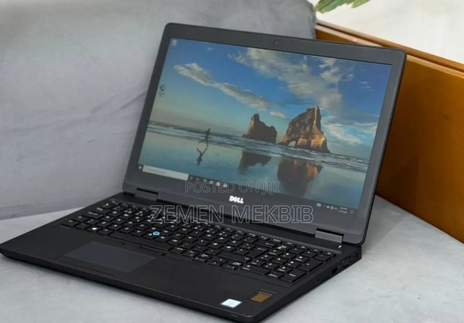 New Laptop Dell Latitude 15 5580 8GB Intel Core i5 SSD 256GB