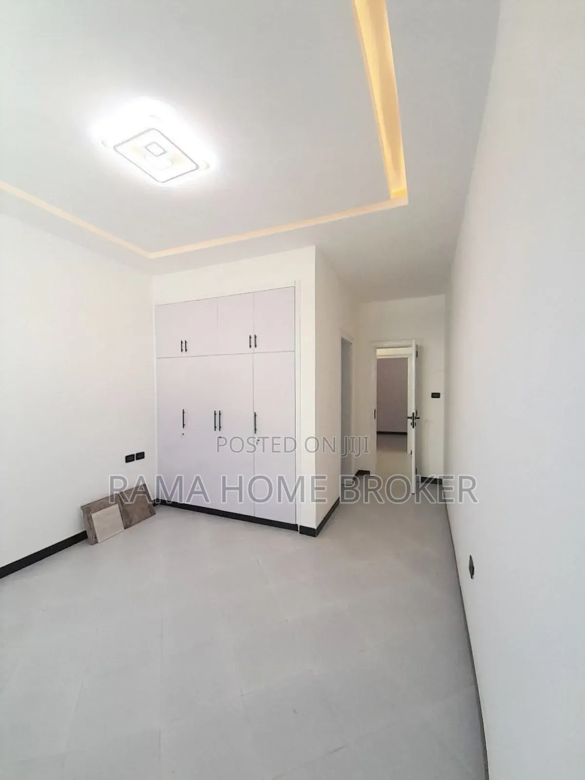 Furnished 4bdrm Villa in አያት ዞን ውስጥ, Yeka for sale