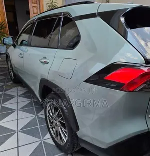 Toyota RAV4 2020 Silver