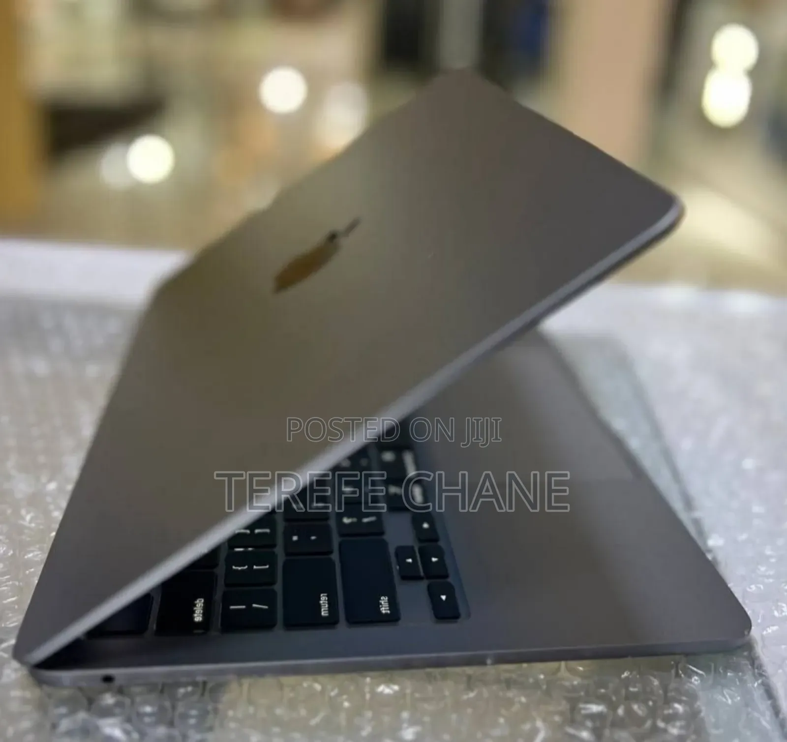 New Laptop Apple MacBook Air 2022 M2 8GB Apple M2 SSD 256GB