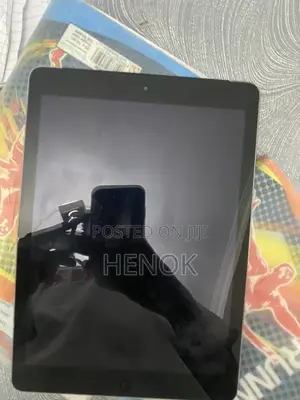 Apple iPad Air 32 GB Gray