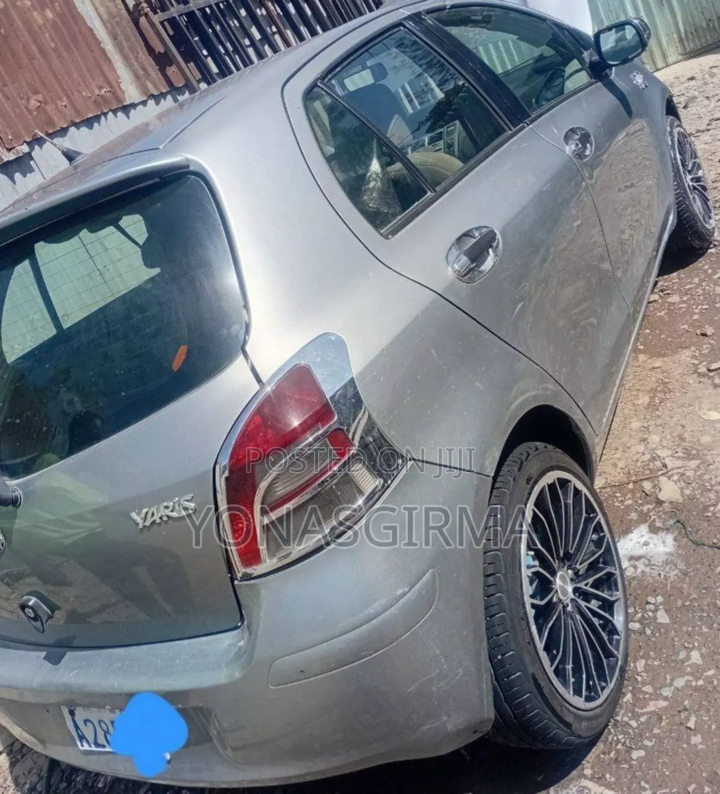 Toyota Yaris 2010 Silver