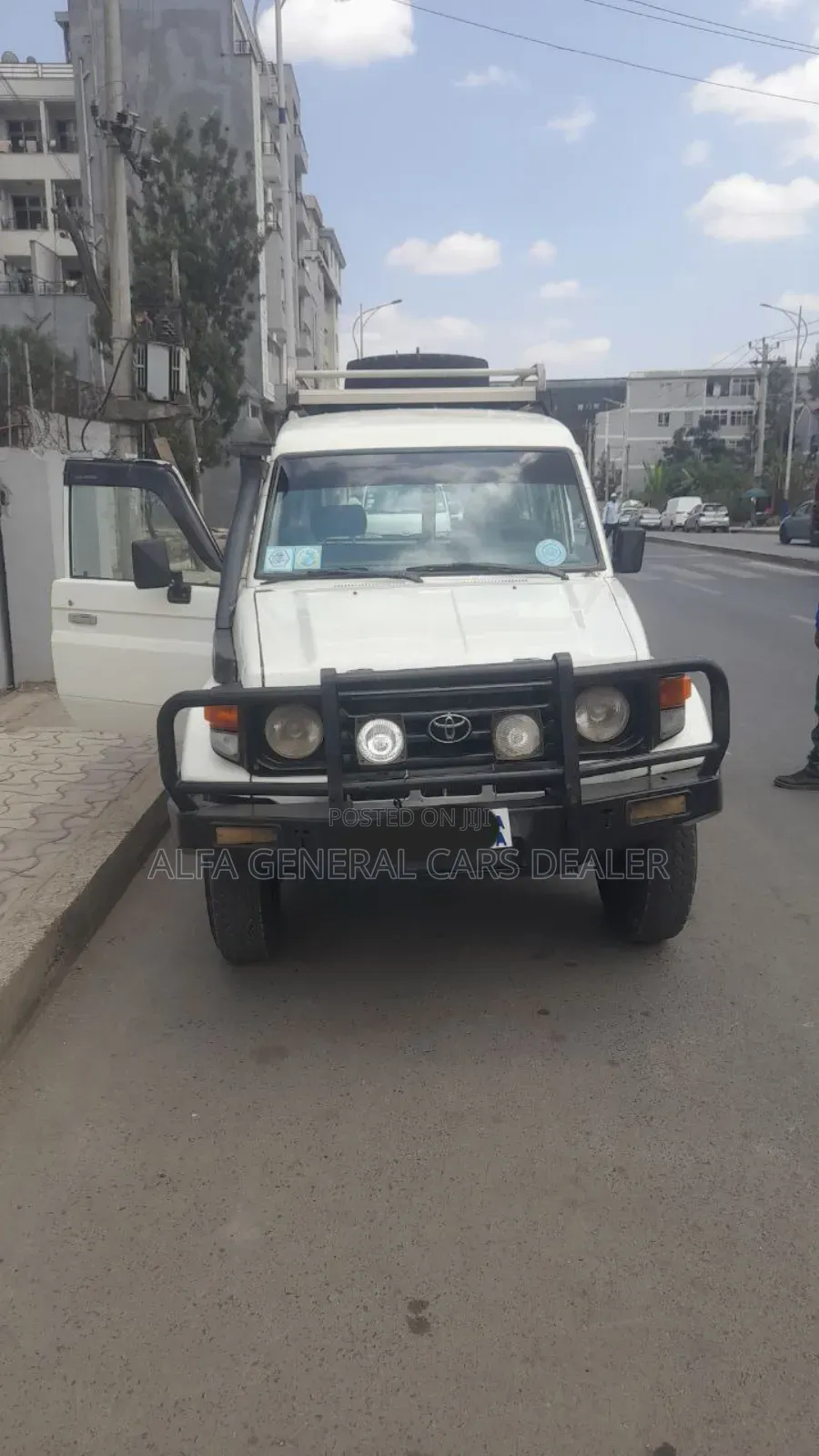 Toyota Land Cruiser 2006 White