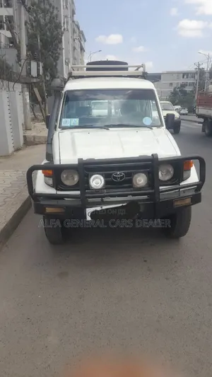 Toyota Land Cruiser 2006 White