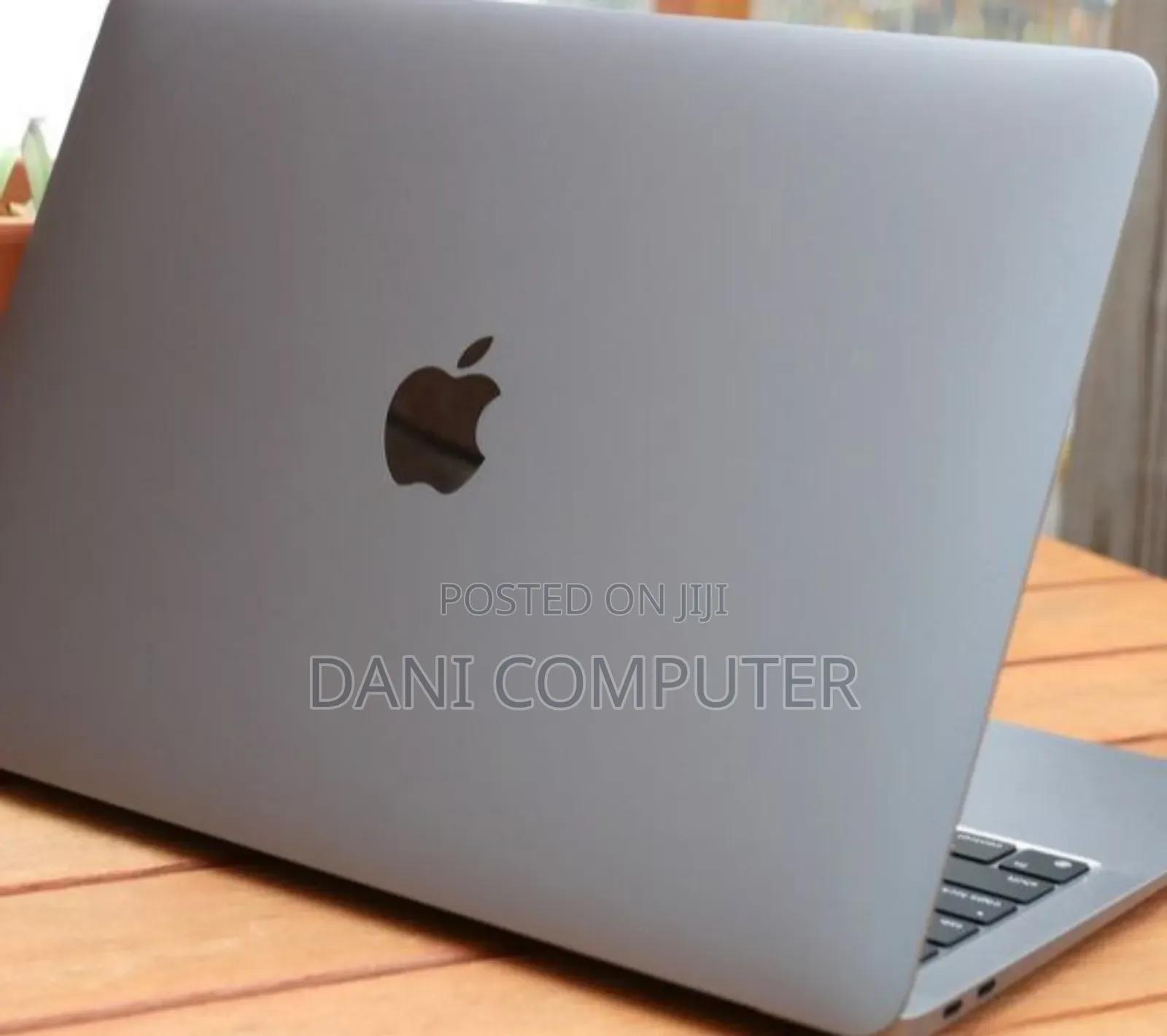 New Laptop Apple MacBook Pro M1 8GB Apple M1 Pro SSD 256GB