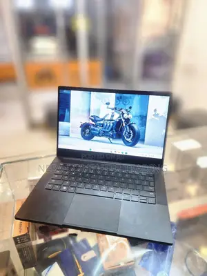 Laptop Razer Blade 16GB AMD Ryzen 9 SSD 512GB