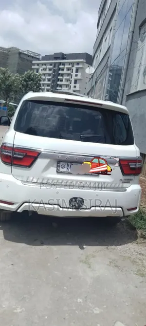 Nissan Patrol 2017 White