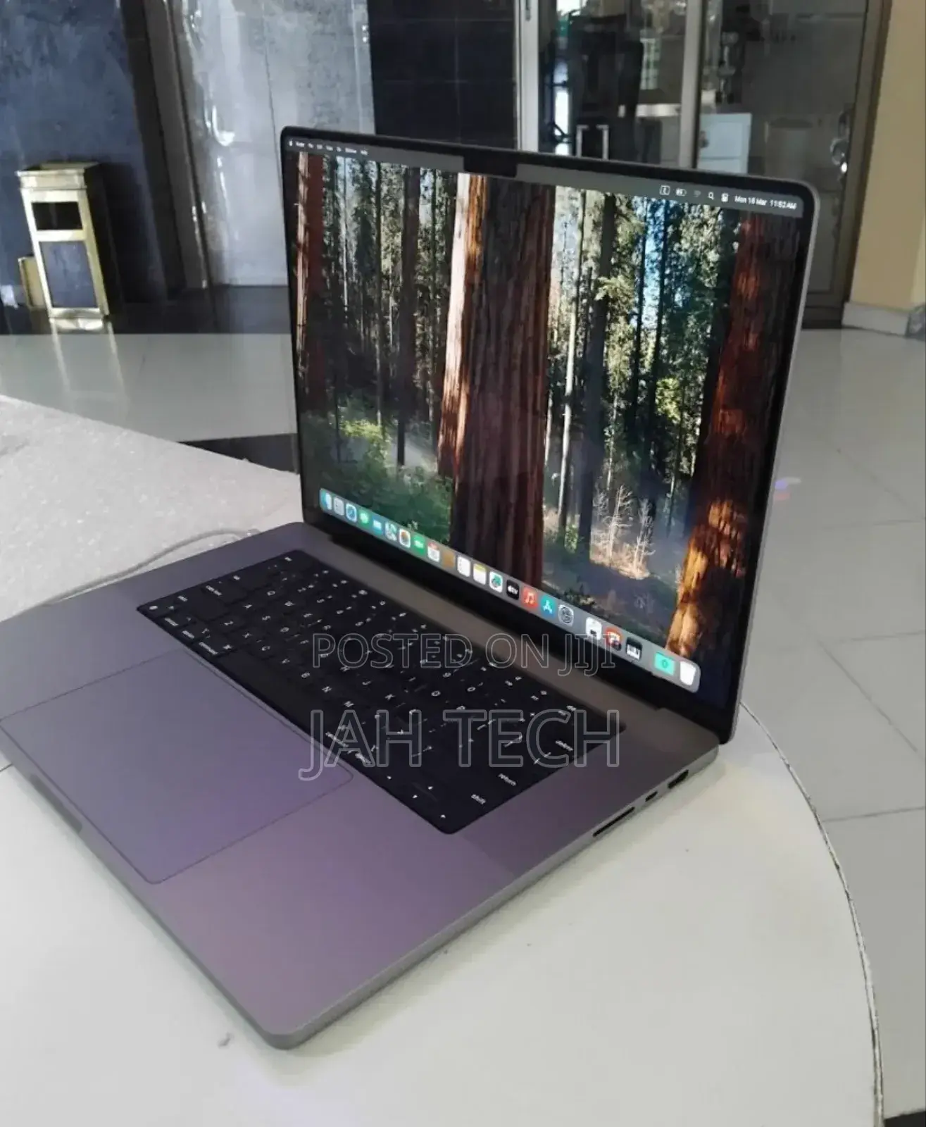 New Laptop Apple MacBook Pro M1 32GB Apple M1 Pro SSD 1T