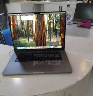 New Laptop Apple MacBook Pro M1 32GB Apple M1 Pro SSD 1T
