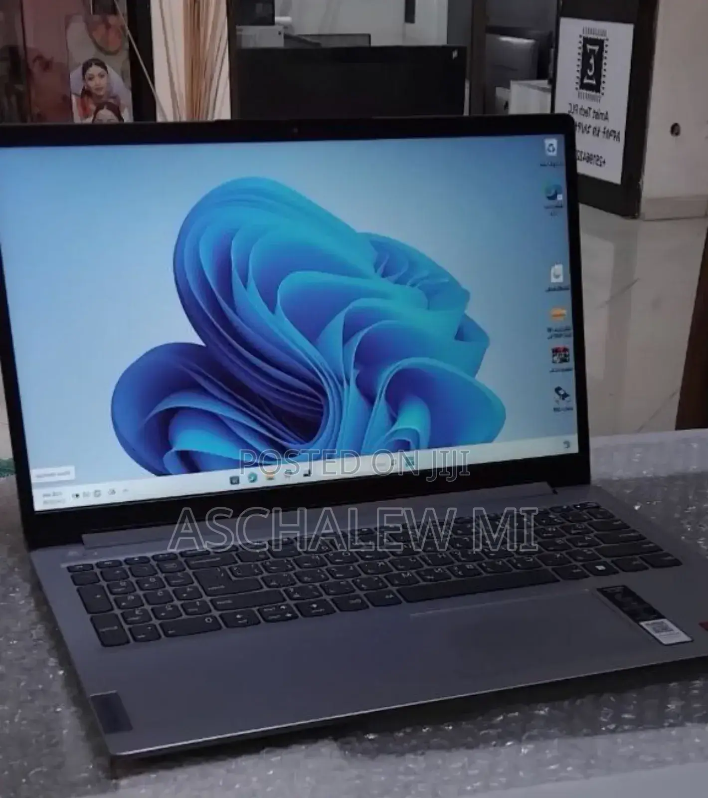 New Laptop Lenovo Ideapad 3 8GB AMD Ryzen 5 SSHD (Hybrid) 512GB